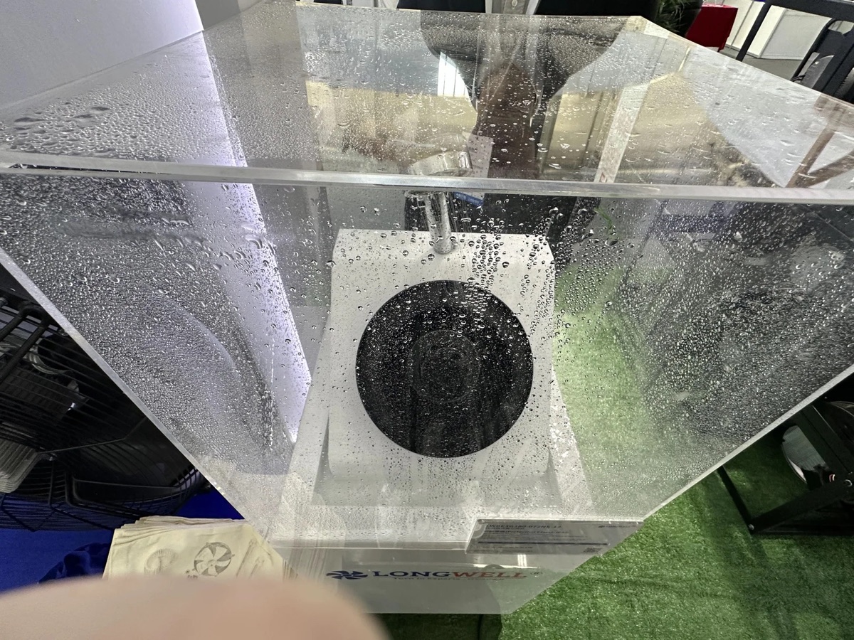 朗伟海外展会现场
