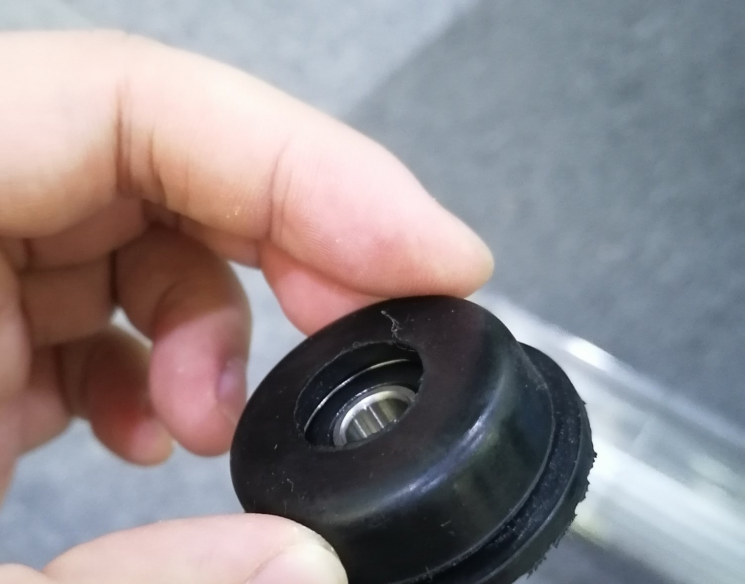 手持贯流风机用橡胶减震滚珠轴承组件